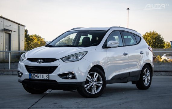 Hyundai ix35 2.0 CRDi VGT 4x4, 100 kW, M6, 5d. / AJ NA SPLÁTKY / PROTIÚČET / 2012 - hlavní pohled