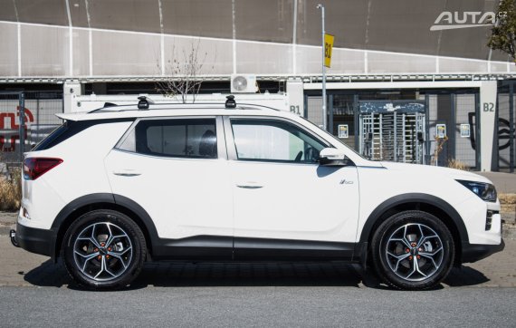 SsangYong Korando 1.5 Turbo e-XGI A/T, 120kW (2025) / AJ NA SPLÁTKY / PROTIÚČET / 2025 bílá