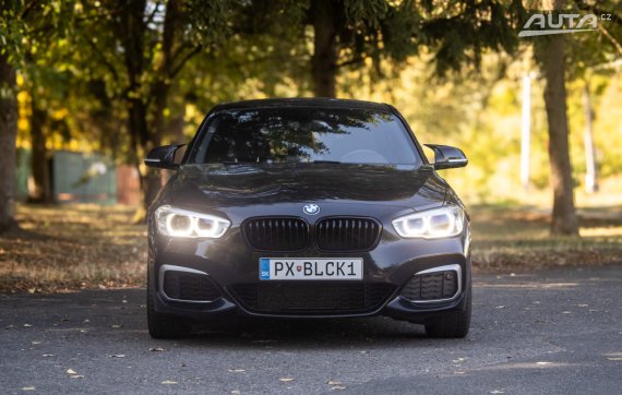 BMW Rad 1 M140i M Performance X-Drive 2017 250kW AT/8 / AJ NA SPLÁTKY / PROTIÚČET 2017 černá
