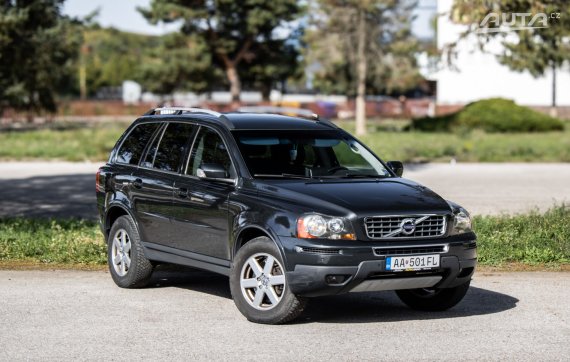 Volvo XC90 2.4 D5 AWD 7-Miest 136kW / AJ NA SPLÁTKY / PROTIÚČET 2010 šedá