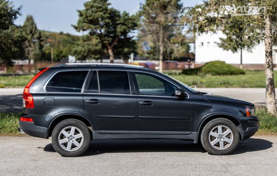 Volvo XC90 2.4 D5 AWD 7-Miest 136kW / AJ NA SPLÁTKY / PROTIÚČET 2010 šedá