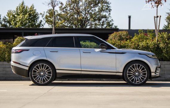 Land Rover Range Rover Velar R Dynamic AT/8 221kW 2017 / AJ NA SPLÁTKY / PROTIÚČET 2017 šedá