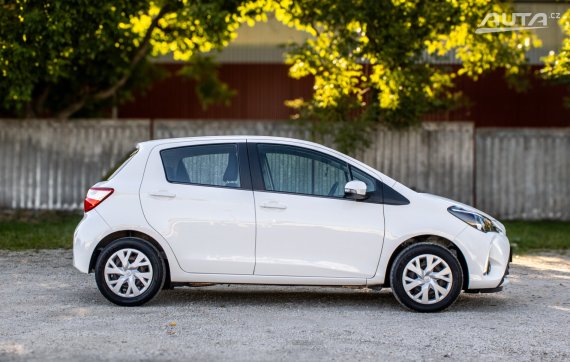 Toyota Yaris 1.5 VVT-iE 82kW MT/6 2020 / AJ NA SPLÁTKY / PROTIÚČET 2020 bílá