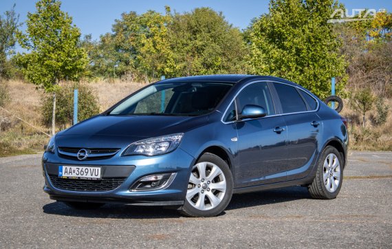 Opel Astra Notchback 1.6 CDTI, 81 kW, M6, 4d. / AJ NA SPLÁTKY / PROTIÚČET / 2014 - hlavní pohled