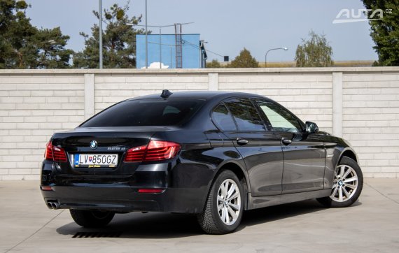BMW Rad 5 F10 525d Individual / 160kW / A8 / ZÁRUKA / AJ NA SPLÁTKY / PROTIÚČET 2015 černá