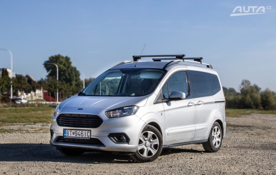 Ford Tourneo Courier 1.5 TDCi EcoBlue 55kW MT/6 2020 / AJ NA SPLÁTKY / PROTIÚČET 2020 - hlavní pohled
