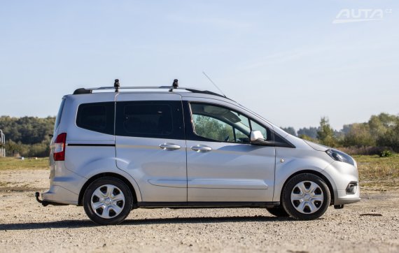 Ford Tourneo Courier 1.5 TDCi EcoBlue 55kW MT/6 2020 / AJ NA SPLÁTKY / PROTIÚČET 2020 šedá