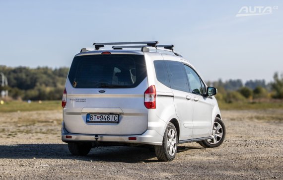 Ford Tourneo Courier 1.5 TDCi EcoBlue 55kW MT/6 2020 / AJ NA SPLÁTKY / PROTIÚČET 2020 šedá
