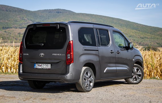 Toyota Proace City Verso 1.5 D-4D Short Family, 96 kW, M6 / AJ NA SPLÁTKY / PROTIÚČET / 2024 šedá