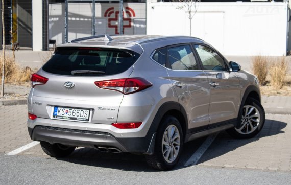 Hyundai Tucson 1.6 T-GDi 4x4 DCT 130kW (2015) / AJ NA SPLÁTKY / PROTIÚČET / 2015 stříbrná metalíza