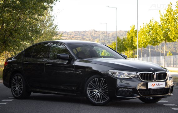 BMW 530d xDrive G30 2018 šedá