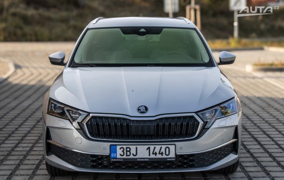 Škoda Octavia Combi 4 2024 110kW 2024 šedá