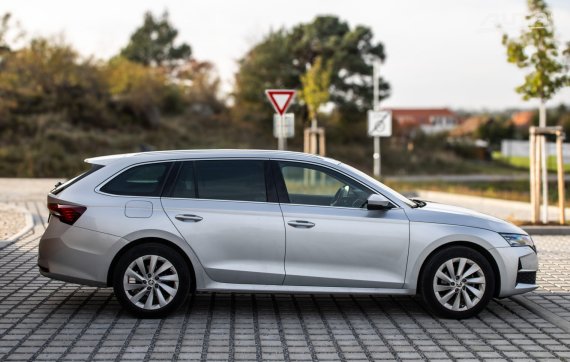 Škoda Octavia Combi 4 2024 110kW 2024 šedá