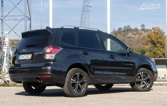 Subaru Forester 2.0i Comfort Plus CVT, 110kW (2018) / AJ NA SPLÁTKY / PROTIÚČET / 2018 šedá