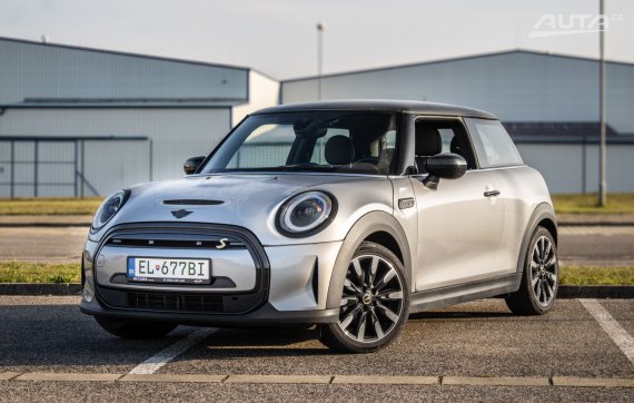 Mini Cooper SE 2023 - hlavní pohled