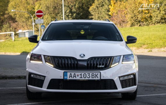 Škoda Octavia Combi 2.0 TDI RS 4x4 DSG / 135kW / A7 / ZÁRUKA / AJ NA SPLÁTKY / PROTIÚČET 2019 bílá