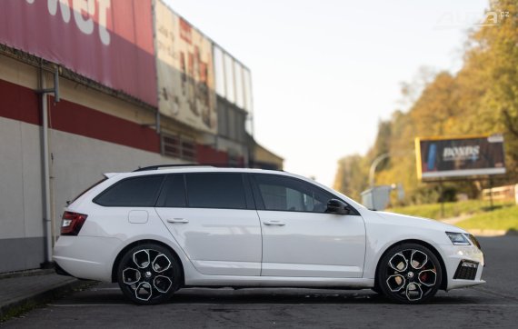 Škoda Octavia Combi 2.0 TDI RS 4x4 DSG / 135kW / A7 / ZÁRUKA / AJ NA SPLÁTKY / PROTIÚČET 2019 bílá