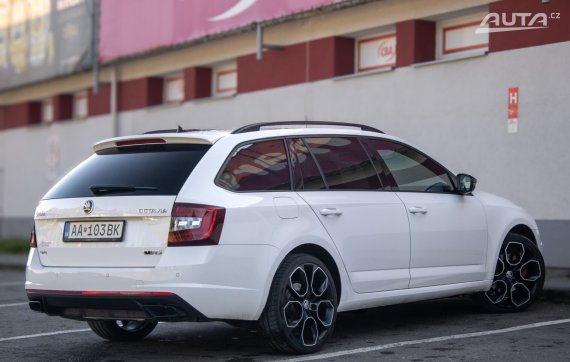Škoda Octavia Combi 2.0 TDI RS 4x4 DSG / 135kW / A7 / ZÁRUKA / AJ NA SPLÁTKY / PROTIÚČET 2019 bílá