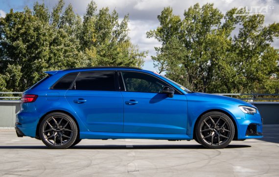 Audi RS3 Sportback 2.5 TFSI quattro S tronic, 294 kW, A7 / AJ NA SPLÁTKY / PROTIÚČET / 2020 modrá