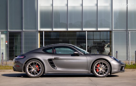 Porsche Cayman S 718 / 257kW / M6 / ZÁRUKA / AJ NA SPLÁTKY / PROTIÚČET 2021 šedá