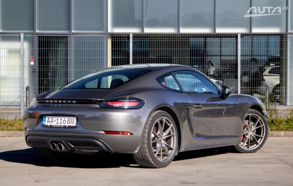Porsche Cayman S 718 / 257kW / M6 / ZÁRUKA / AJ NA SPLÁTKY / PROTIÚČET 2021 šedá