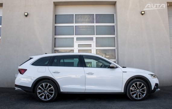 Škoda Octavia Combi 2.0 TDI Scout 4x4 DSG / 147kW / A7 / ZÁRUKA / AJ NA SPLÁTKY / PROTIÚČET 2021 bílá