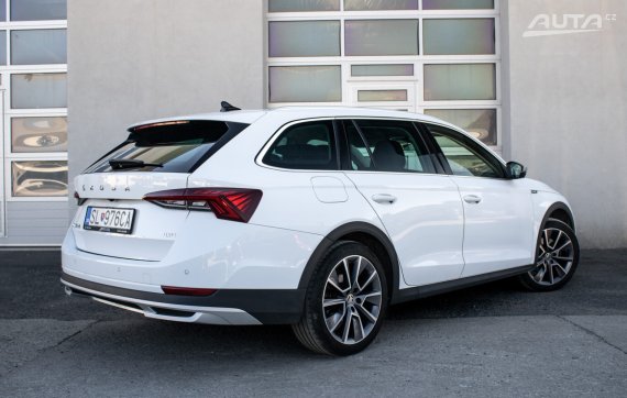 Škoda Octavia Combi 2.0 TDI Scout 4x4 DSG / 147kW / A7 / ZÁRUKA / AJ NA SPLÁTKY / PROTIÚČET 2021 bílá