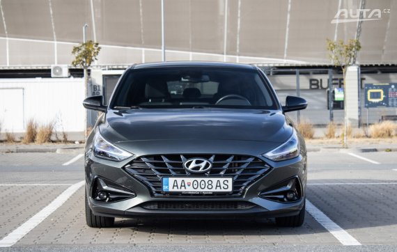 Hyundai i30 Fastback 1.5 T-GDi mHEV, 118kW (2023) / AJ NA SPLÁTKY / PROTIÚČET / 2023 zelená