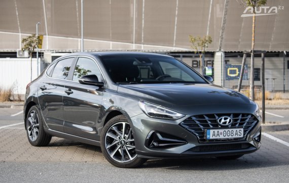 Hyundai i30 Fastback 1.5 T-GDi mHEV, 118kW (2023) / AJ NA SPLÁTKY / PROTIÚČET / 2023 zelená