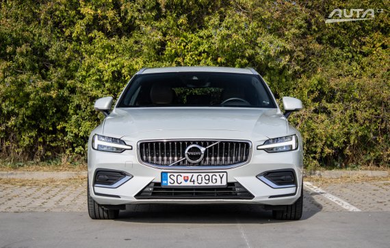 Volvo V60 D4 Inscription A/T, 140 kW, A8, 5d. / AJ NA SPLÁTKY / PROTIÚČET / 2019 šedá