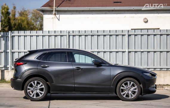 Mazda CX-30 Centre-Line 2026 103kW MT/6 / AJ NA SPLÁTKY / PROTIÚČET 2026 šedá