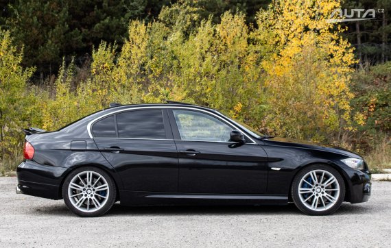 BMW Rad 3 335i xDrive A/T, 225kW (2010) / AJ NA SPLÁTKY / PROTIÚČET / 2010 černá