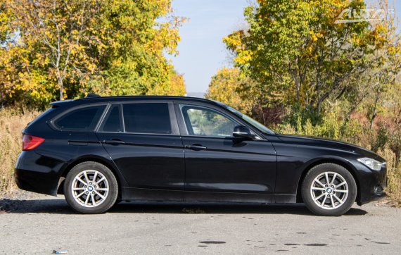 BMW Rad 3 Touring 318d, 105kW (2014) / AJ NA SPLÁTKY / PROTIÚČET / 2014 černá