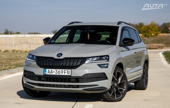 Škoda Karoq 2.0 TDI Sportline 4x4 / 110kW / A7 / ZÁRUKA / AJ NA SPLÁTKY / PROTIÚČET 2020 - hlavní pohled