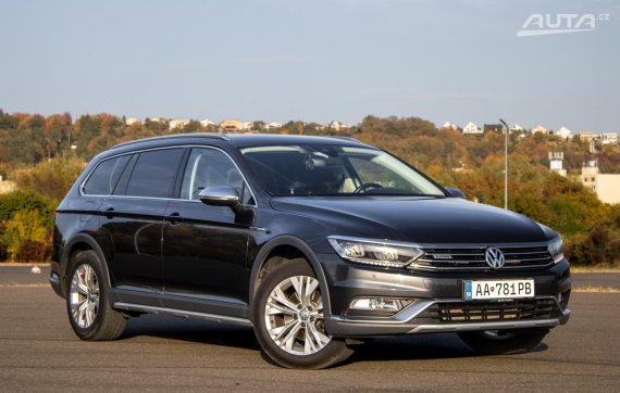 Volkswagen Passat Alltrack 2.0 TDI 4Motion DSG / 140kW / A7 / ZÁRUKA / AJ NA SPLÁTKY / PROTIÚČE 2019 šedá