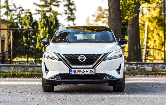 Nissan Qashqai 1.3 DIG-T Tekna+ X-Tronic AWD 116kW 2022 / AJ NA SPLÁTKY / PROTIÚČET 2022 bílá