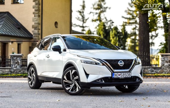 Nissan Qashqai 1.3 DIG-T Tekna+ X-Tronic AWD 116kW 2022 / AJ NA SPLÁTKY / PROTIÚČET 2022 bílá