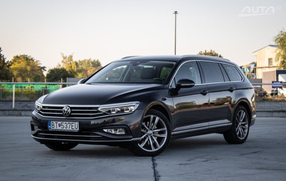 Volkswagen Passat Variant 2.0 TDI Elegance DSG, 147 kW, A7 / AJ NA SPLÁTKY / PROTIÚČET / 2022 - hlavní pohled