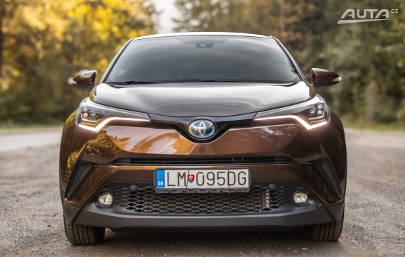 Toyota C-HR 1.8 Hybrid Executive 2018 72kW 2018 / AJ NA SPLÁTKY / PROTIÚČET 2018 hnědá