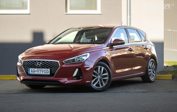 Hyundai i30 1.6 CRDi / 81kW / A7 / ZÁRUKA / AJ NA SPLÁTKY / PROTIÚČET 2017 - hlavní pohled