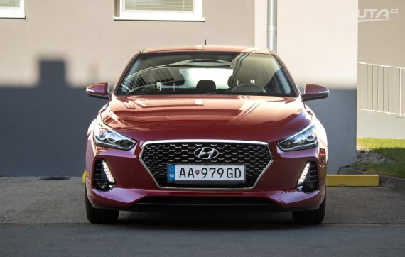 Hyundai i30 1.6 CRDi / 81kW / A7 / ZÁRUKA / AJ NA SPLÁTKY / PROTIÚČET 2017 červená