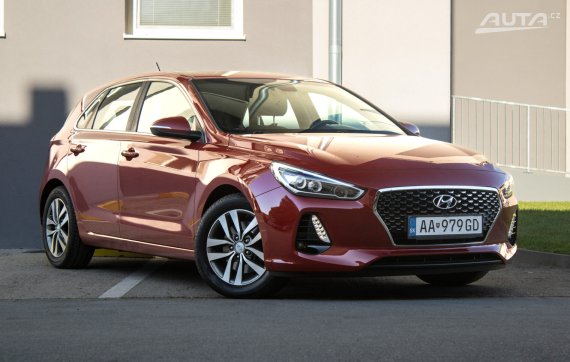 Hyundai i30 1.6 CRDi / 81kW / A7 / ZÁRUKA / AJ NA SPLÁTKY / PROTIÚČET 2017 červená