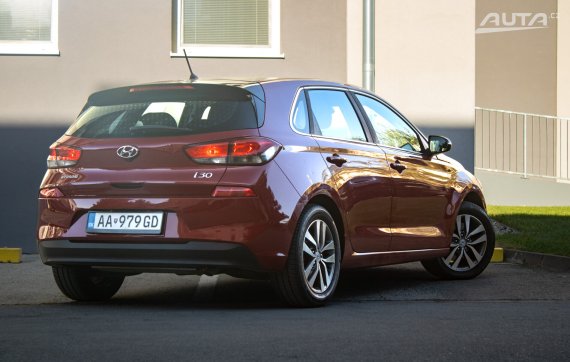 Hyundai i30 1.6 CRDi / 81kW / A7 / ZÁRUKA / AJ NA SPLÁTKY / PROTIÚČET 2017 červená