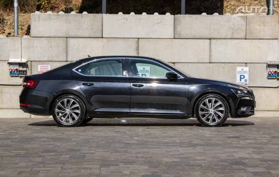 Škoda Superb 2.0 TDI L&amp;K 4x4 / 140kW / A6 / ZÁRUKA / AJ NA SPLÁTKY / PROTIÚČET 2017 černá