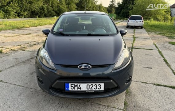 Ford Fiesta 1,4 TDi 2011 šedá
