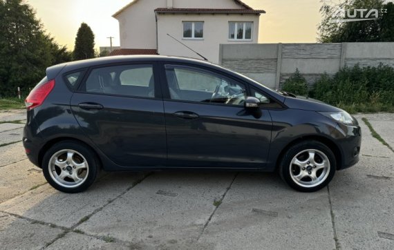 Ford Fiesta 1,4 TDi 2011 šedá