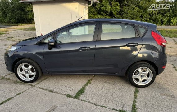 Ford Fiesta 1,4 TDi 2011 šedá