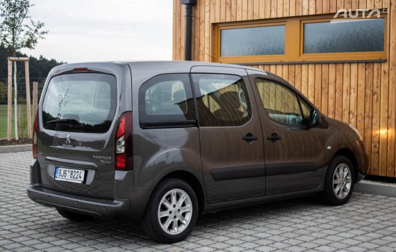 Peugeot Partner Tepee 1.6 BlueHDi, 73kW (2015) 2015 šedá