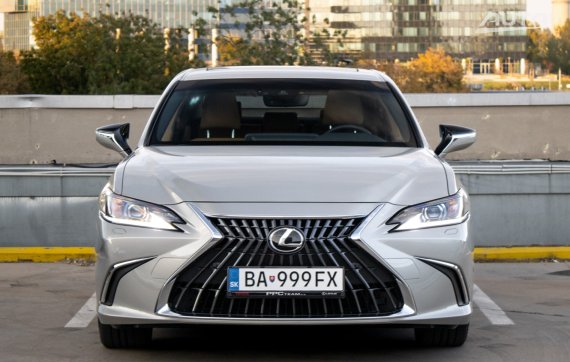 Lexus ES 300h Legacy Edition / 131kW / CVT / ZÁRUKA / AJ NA SPLÁTKY / PROTIÚČET 2025 hnědá