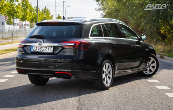 Opel Insignia ST 2.0 CDTI 163k AT6, 120 kW, 5d. / AJ NA SPLÁTKY / PROTIÚČET / 2014 černá